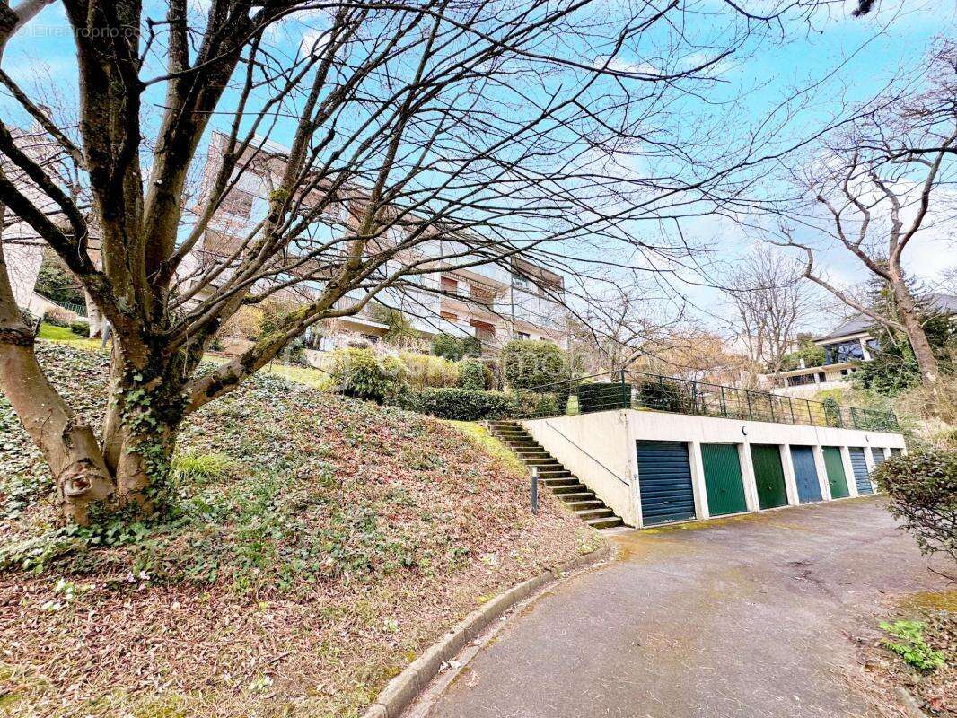 Appartement à LE PLESSIS-ROBINSON