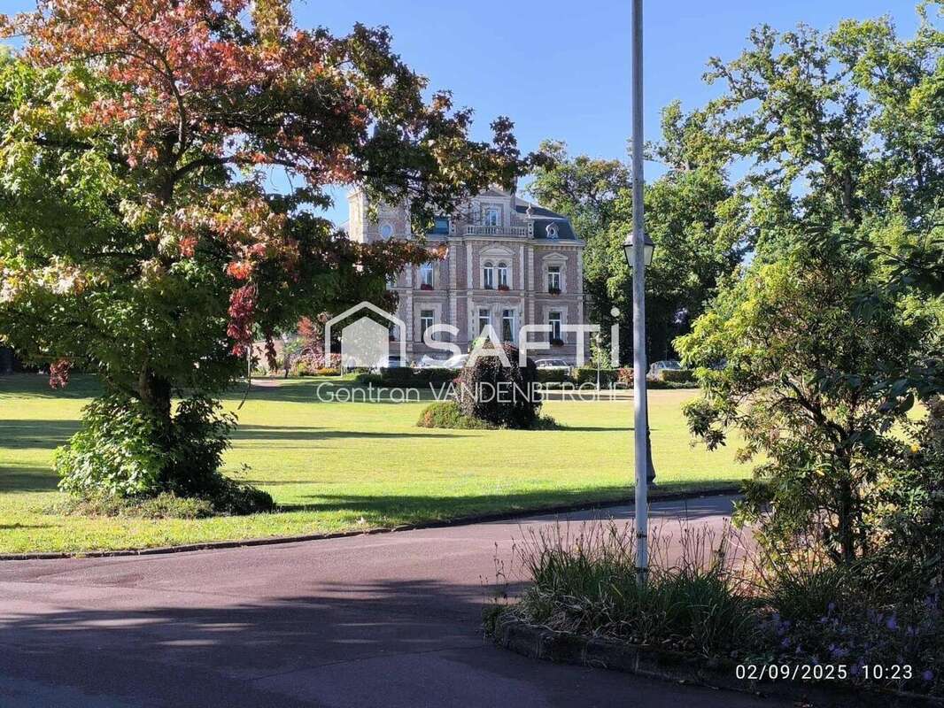 Photo 3 - Commerce à LONGUENESSE