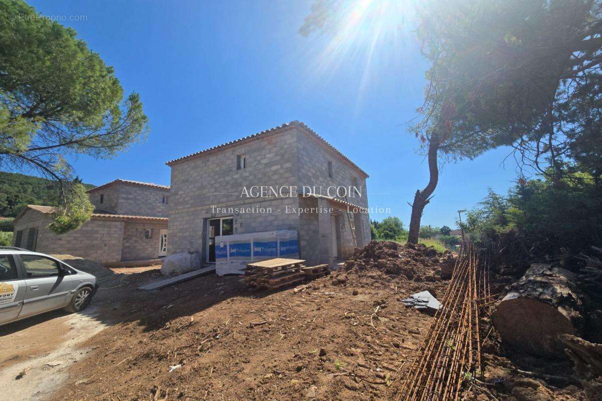 Maison à LA MOTTE