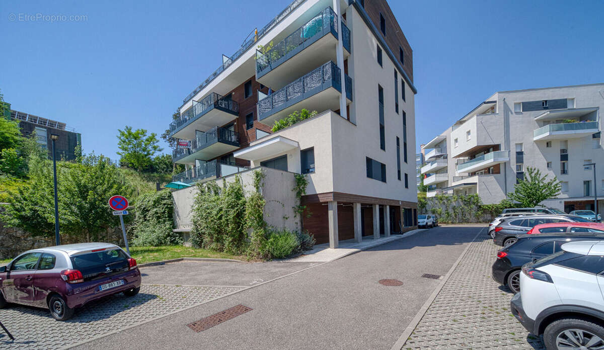Appartement T4 + terrasse résidence récente - photo 11