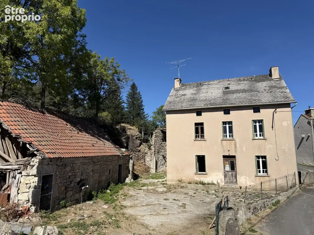 EXCLUSIVITE 144 : GR 65, Ancienne maison d'habitation à rénover sur l 'Aubrac. - photo 8
