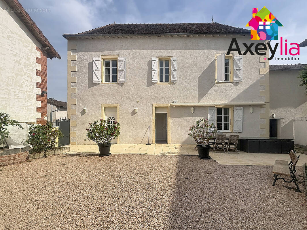 Maison à ARTAIX