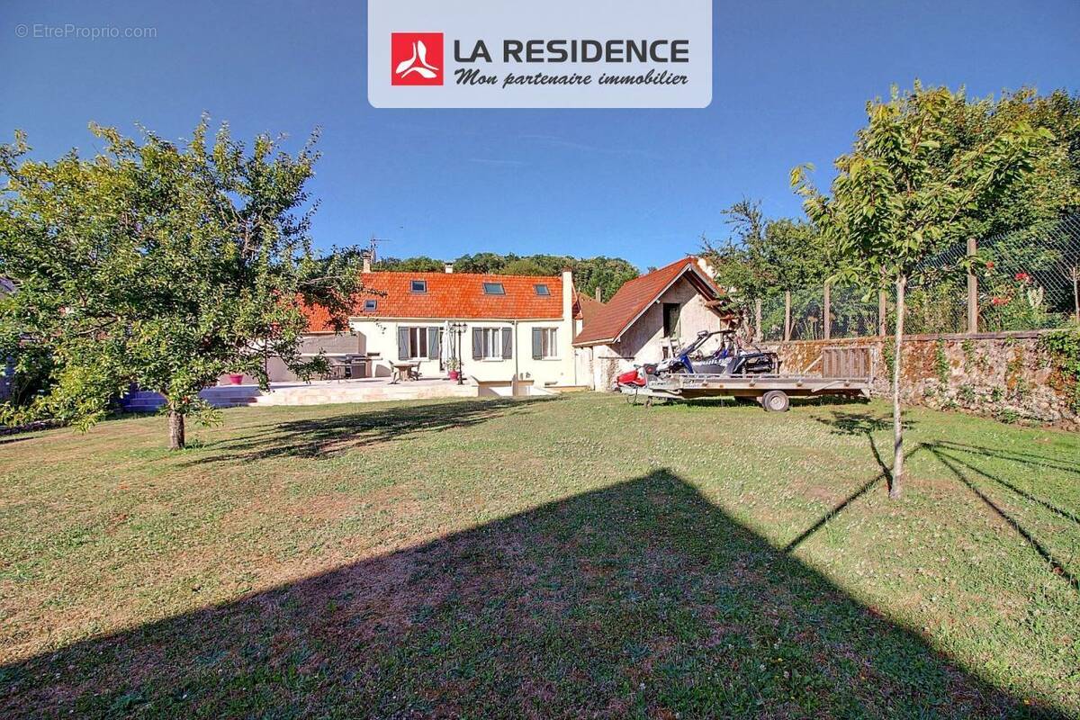 Maison à MORAINVILLIERS