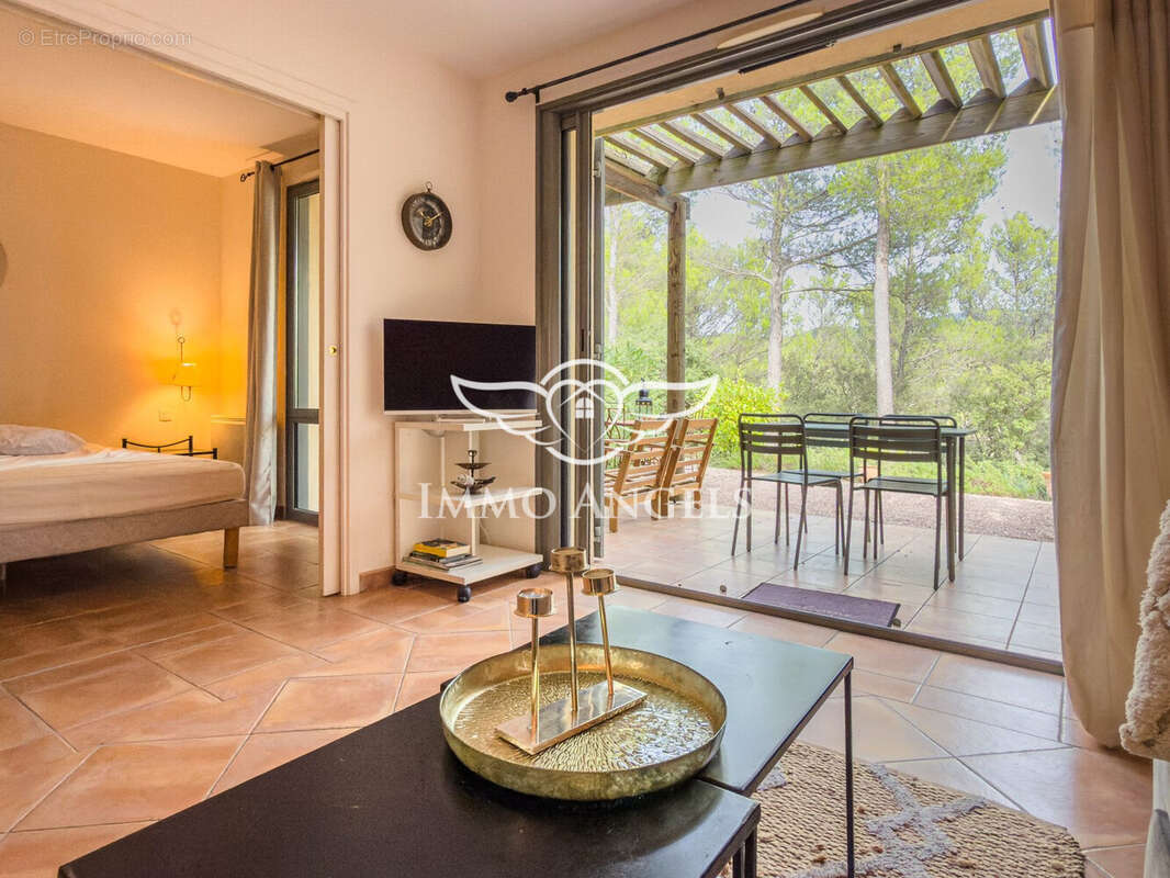 Appartement à SAUMANE-DE-VAUCLUSE