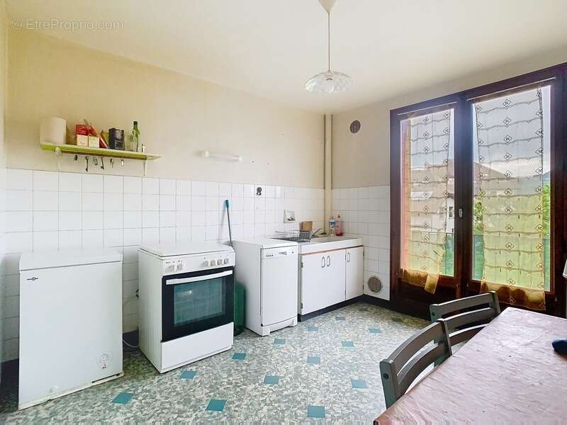 Appartement à vendre 4 pièces RUMILLY (74) - photo 3