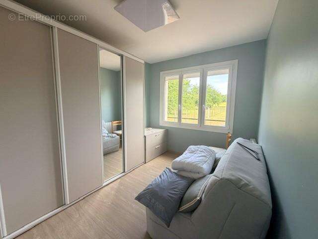 Maison 94 m² à Distre  - photo 5