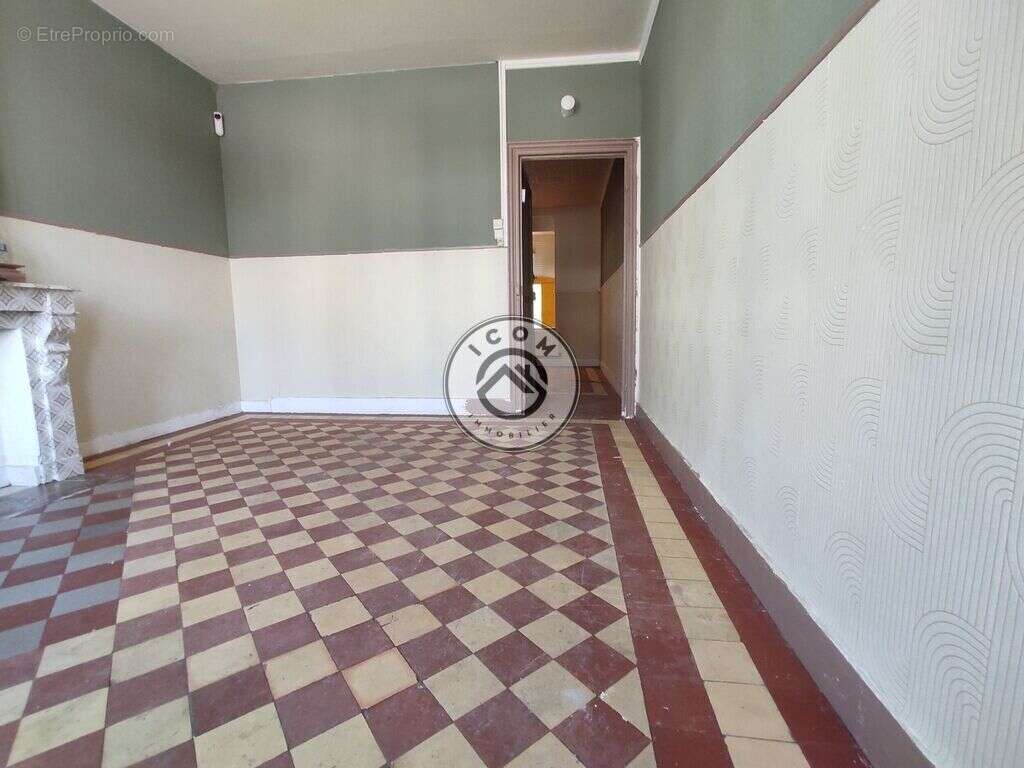 Maison à AULNOYE-AYMERIES