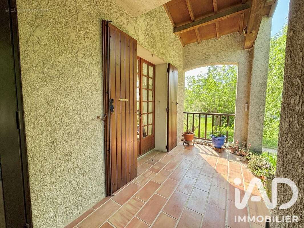 Maison 97 m² à Saint-Saturnin-Les-Avignon  - photo 2