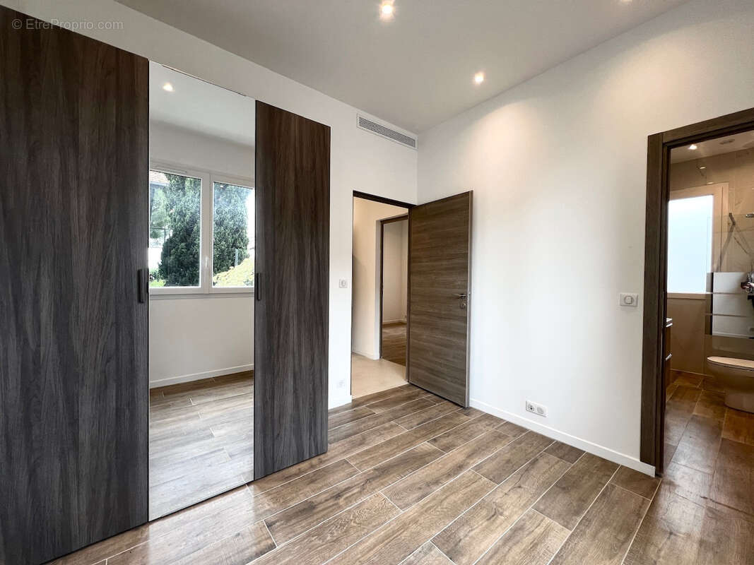 Maison de 3 appartements avec jardin et parking • Secteur Tassigny Cannes - photo 13