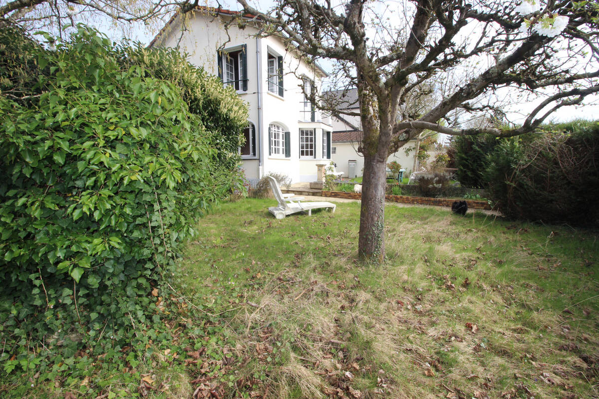 Maison à VARENNES-JARCY