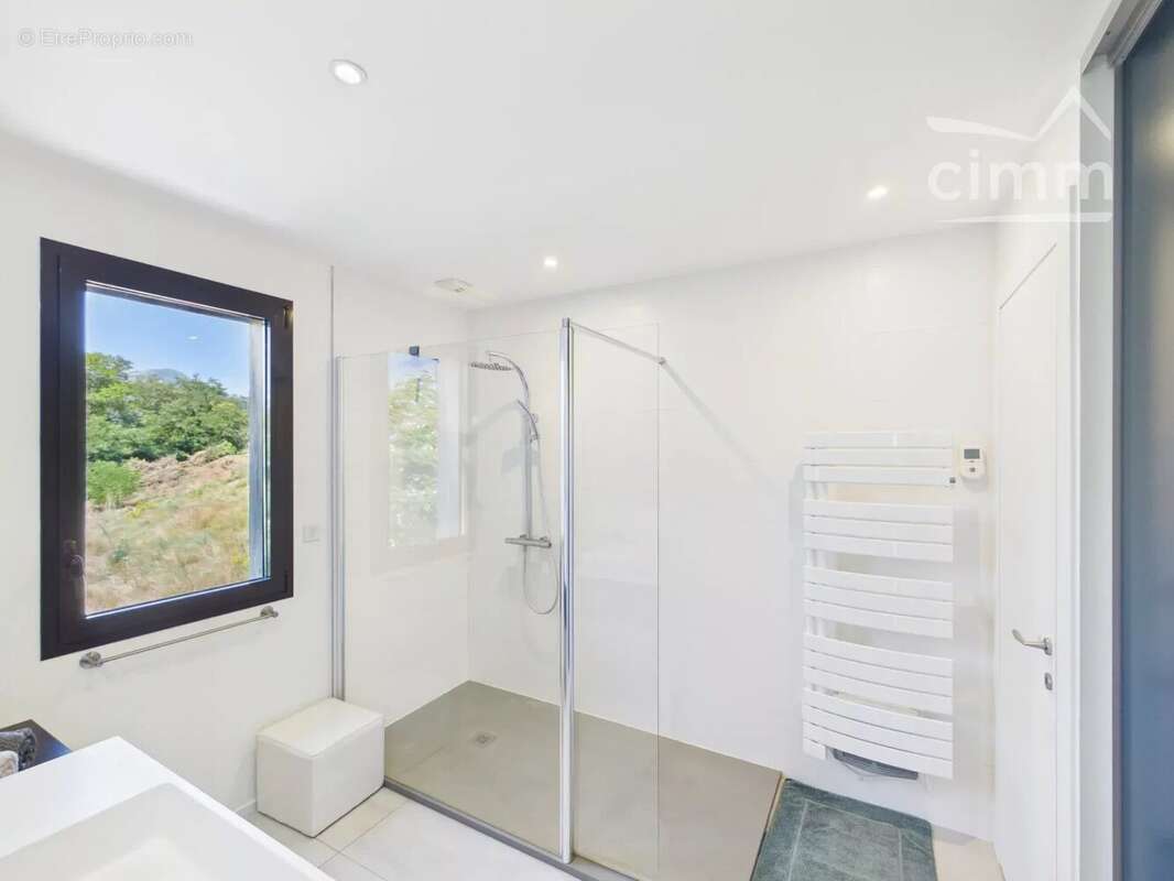 Maison 188 m² à Vourey  - photo 12