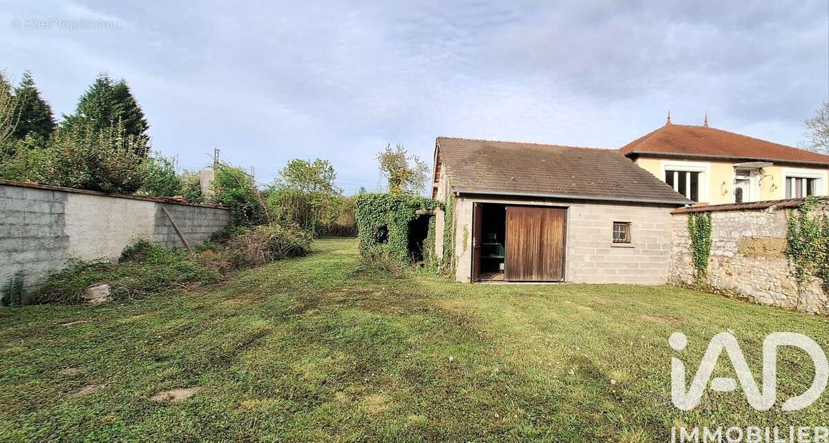 Maison 120 m² à Saint-Pierre-La-Garenne  - photo 9