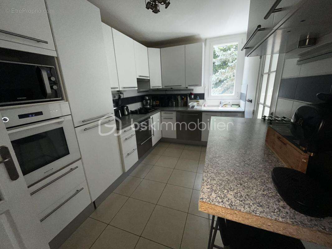 Rare : NOISIEL : Appartement avec balcons, terrasse et garage individuel - photo 8