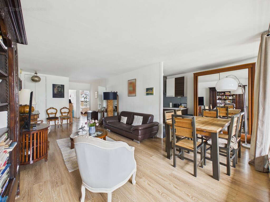 Appartement à PARIS-20E
