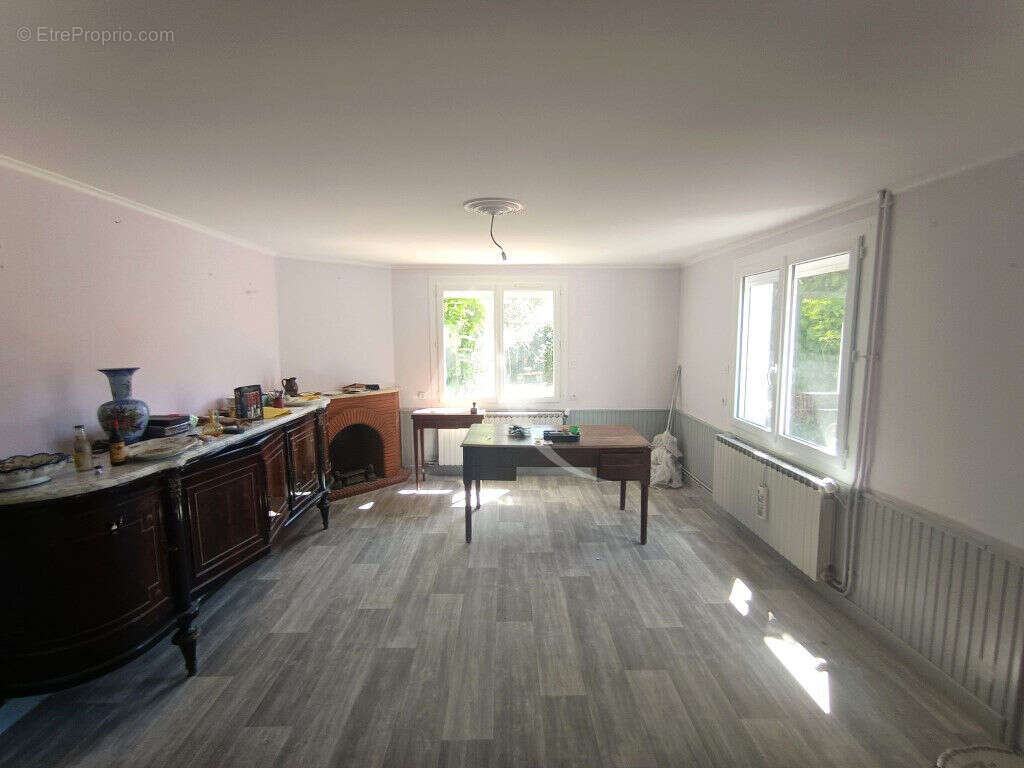 EN VENTE - GARCHIZY -  Maison individuelle 3  chambres terrain - photo 3