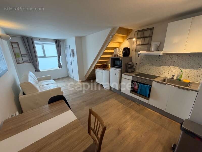 RARE SUR LE MARCHÉ - Maison à vendre 5 pièces avec studio indépendant en rez-de-chaussée - photo 2