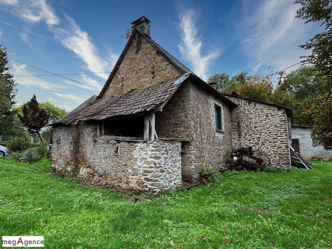 Maison à PERPEZAC-LE-NOIR