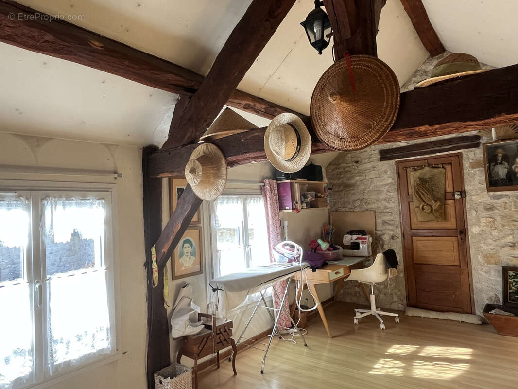 Maison à LA CHAPELLE-LA-REINE