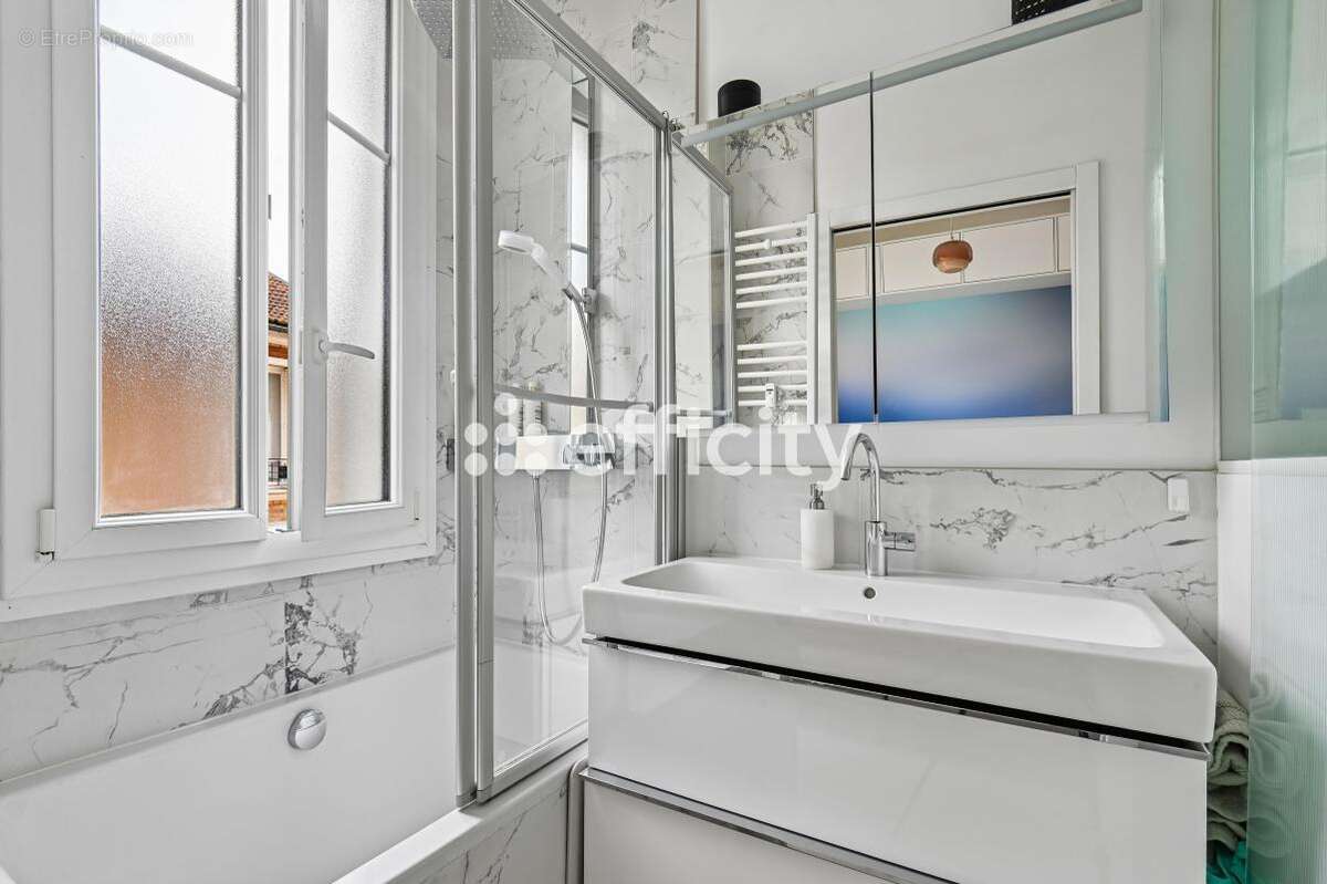 Appartement à NEUILLY-SUR-SEINE