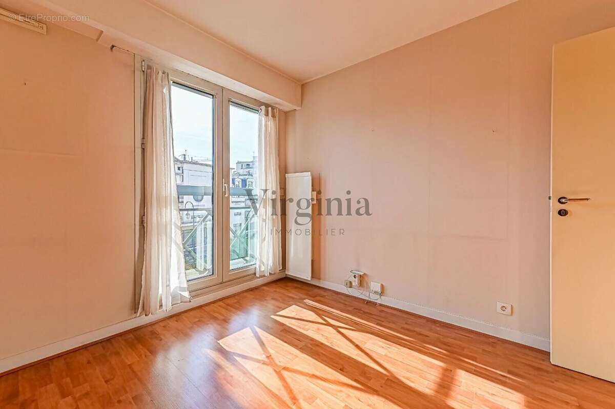 Appartement à CHARENTON-LE-PONT