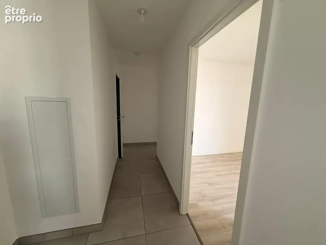 F3 lumineux avec balcon, cave et garage   62,56 m2 à Saint-Louis - photo 4