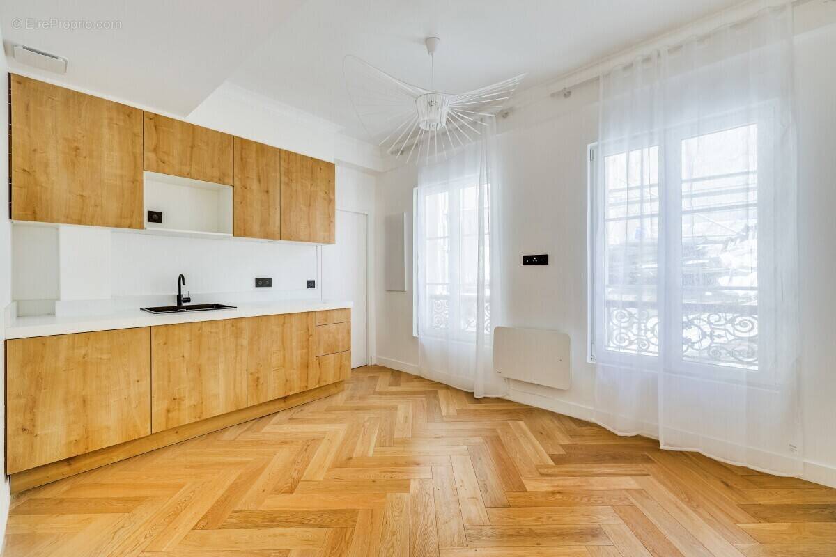 Appartement à PARIS-11E
