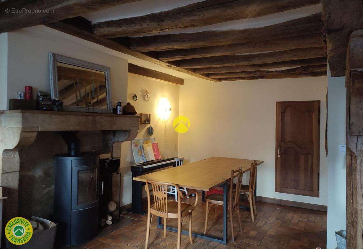 Maison à SAINT-MARTIN-D'AUXIGNY