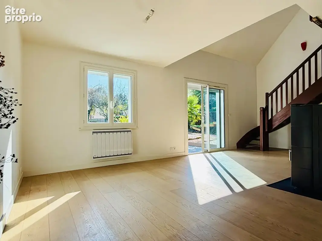 Maison familliale avec 1200 m2 de terrain - photo 3