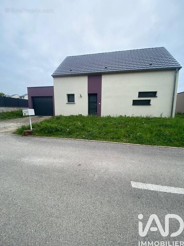 Photo 1 - Maison à GRAND-CHARMONT