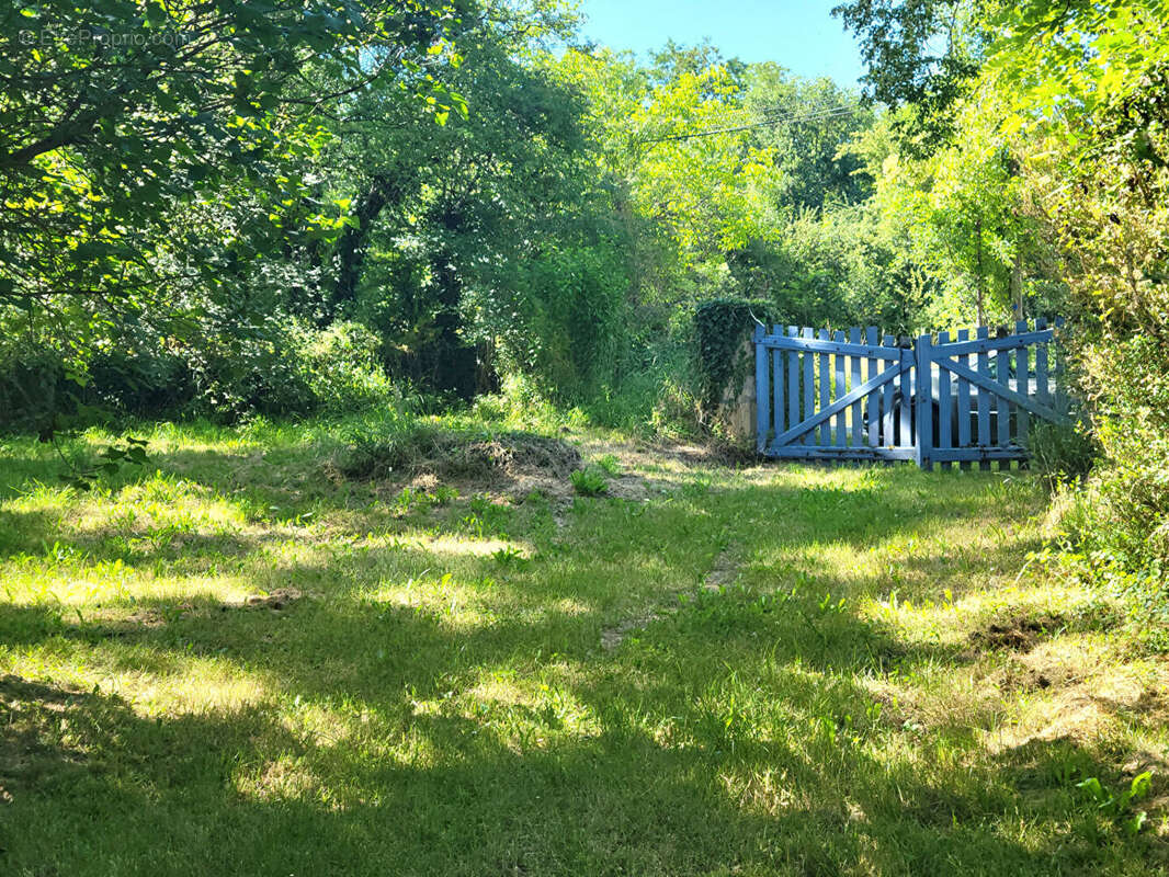 Maison de caractère de 200 m² avec dépendances et terrain de 6 800 m² - photo 17