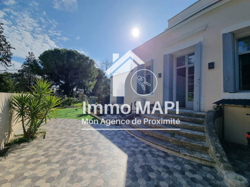 Appartement à LATTES