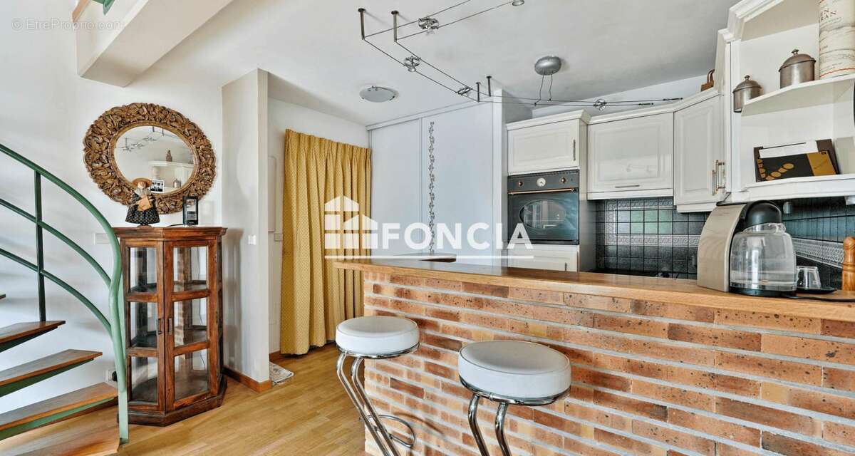 Appartement à LE PLESSIS-ROBINSON