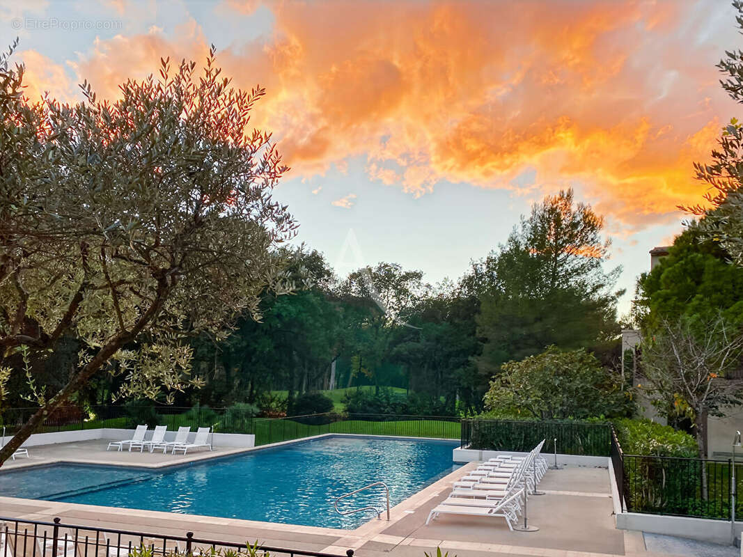 Appartement à MOUGINS