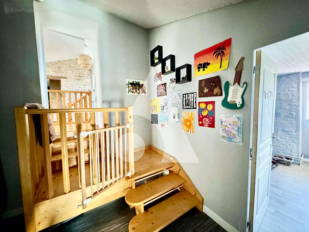 Maison familiale 7 pièces 155m² + dépendance de 57m² - Beaufremont - photo 7