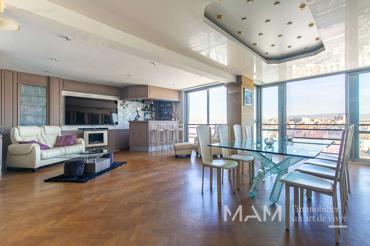 Appartement à MARSEILLE-6E