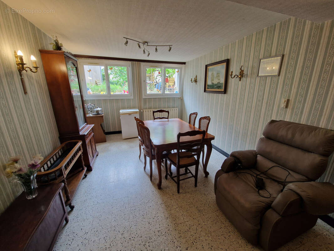 Maison à COLOMBE-LES-VESOUL