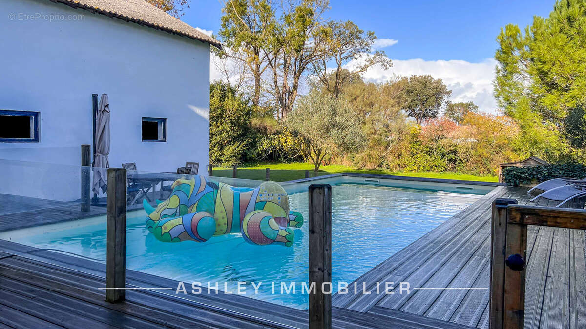 À vendre - maison charentaise du xviiie avec piscine, dépendances et terrain de 2 400 m2 - saint-soulle - photo 5
