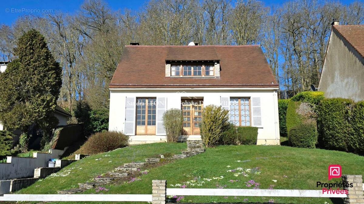 Maison à JOUY