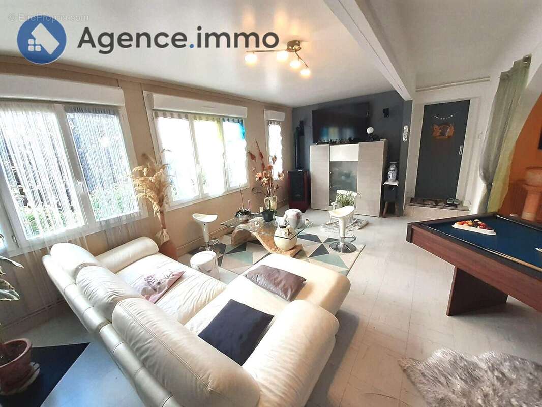 Maison à SAINT-OUEN-EN-BELIN