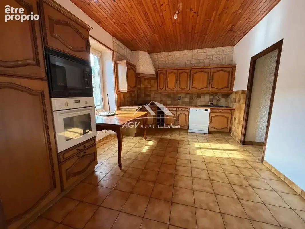 Maison de caractère 238 m² – Piscine, puits et potentiel de 3 logements - photo 13
