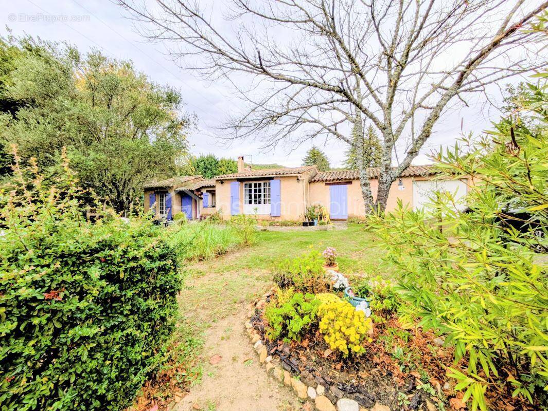 Maison à VILLECROZE