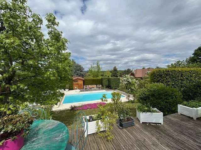 Maison à CHARBONNIERES-LES-BAINS