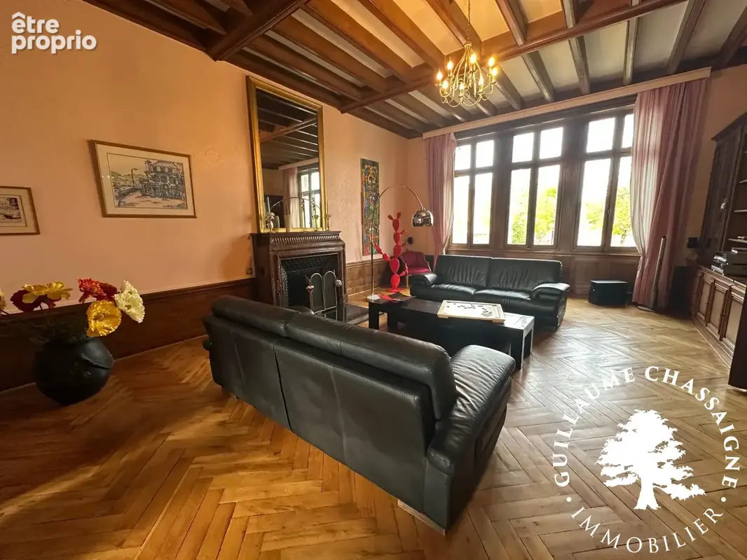 Maison 12 pièces 416 m² à vendre à Saint-Amand-Montrond (18200) - photo 2