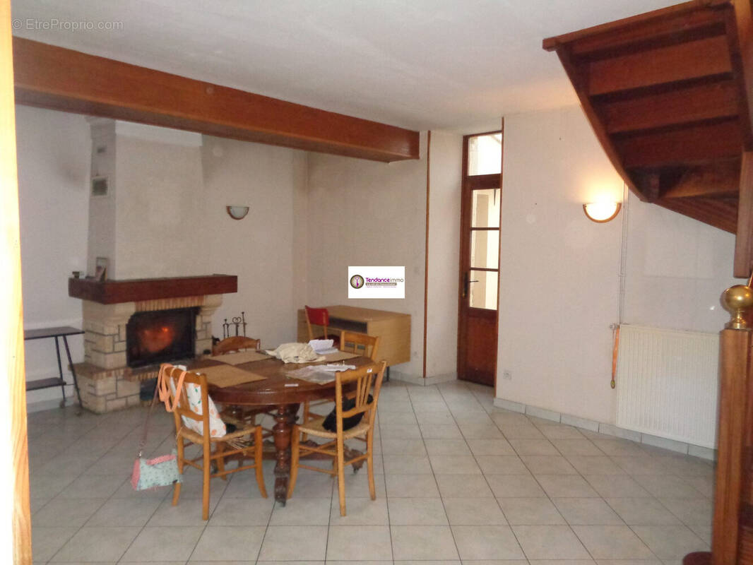 Maison à LE MELE-SUR-SARTHE