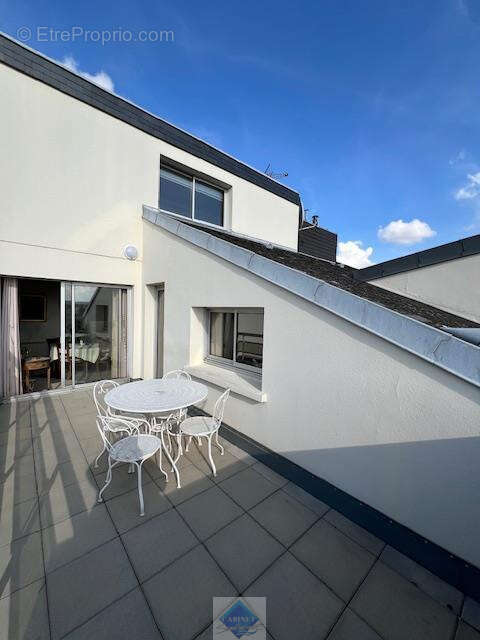 Superbe appartement t4 80m2 - ascenseur - terrasse plein sud - photo 2