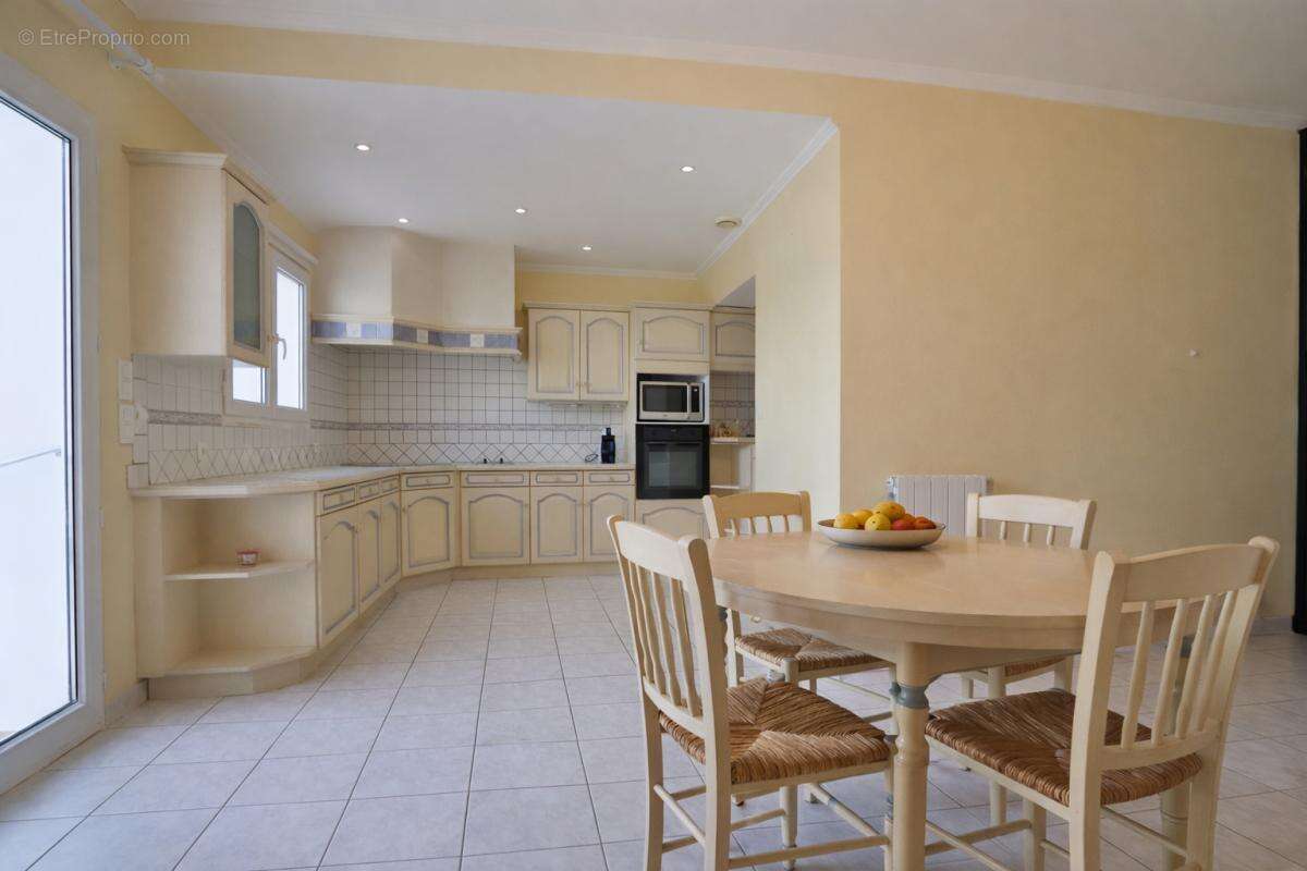 Maison Moux 8 pièce(s) 182 m2 - photo 4