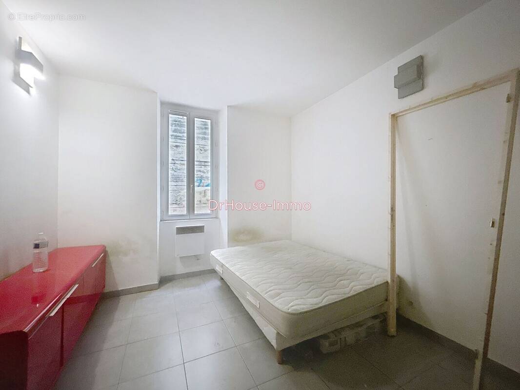 Appartement à MARSEILLE-1E