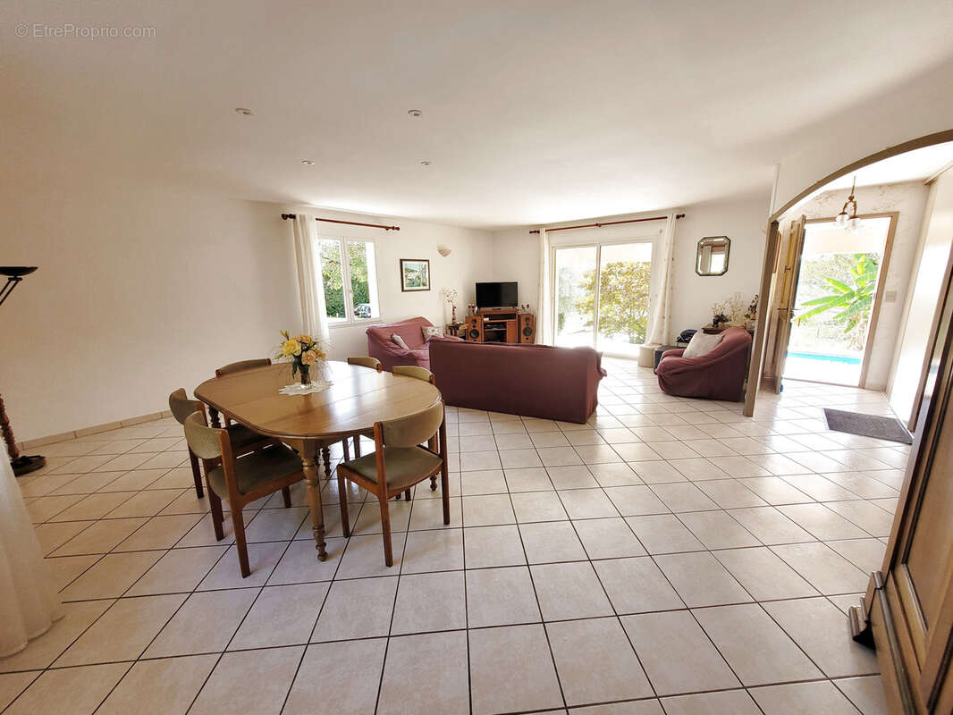 Maison à SAINTE-BAZEILLE