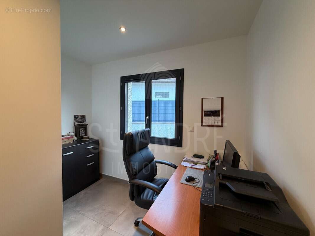 Maison à CHARNECLES