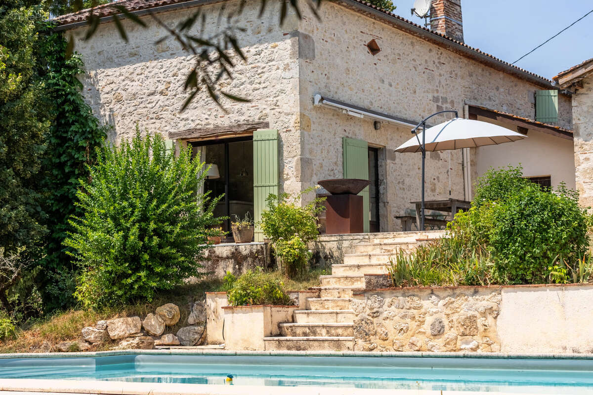 Maison de campagne avec piscine et grange - photo 13